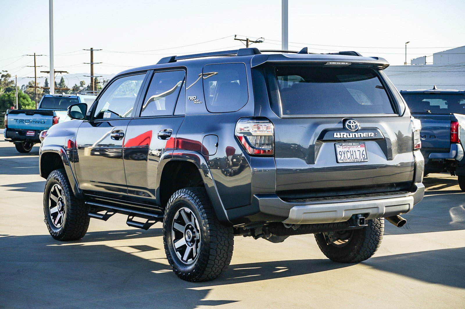 Used 2021 Toyota 4Runner TRD Off-Road Premium w/ Moonroof Package AWD/4WD image 5