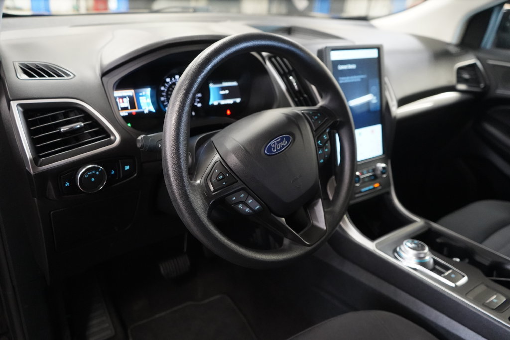 Certified 2024 Ford Edge SE w/ Black Appearance Package AWD/4WD image 16
