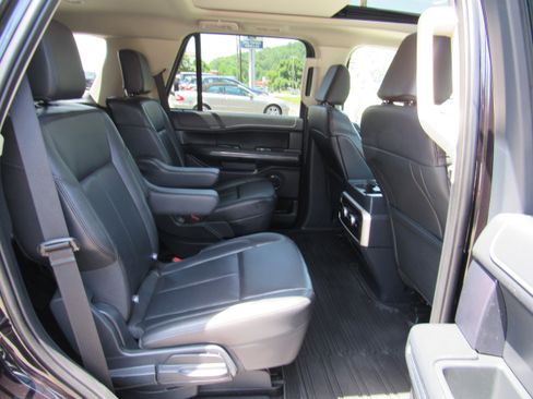 Used 2024 Ford Expedition XLT AWD/4WD image 35