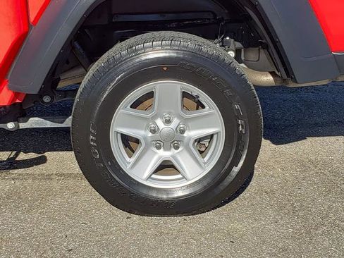 Used 2023 Jeep Gladiator Sport image 33