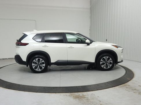 Used 2023 Nissan Rogue SV FWD image 9