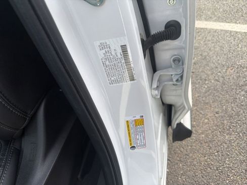 Used 2025 Honda Pilot EX-L image 14