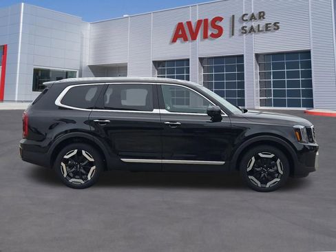 Used 2025 Kia Telluride S FWD image 5
