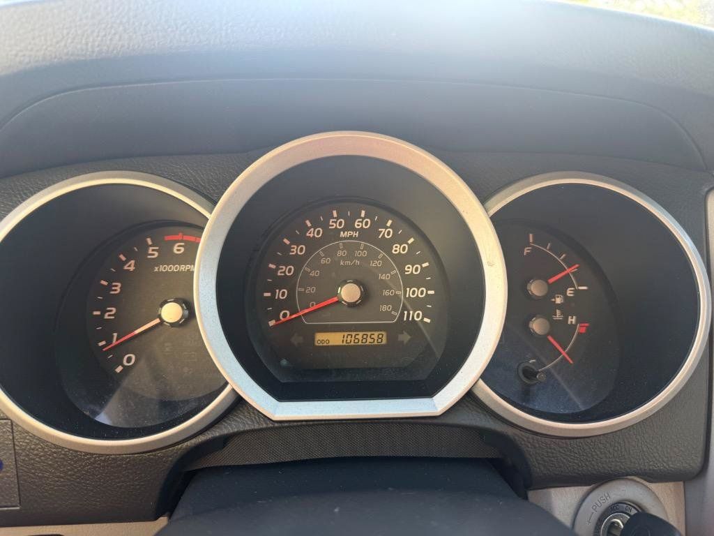Used 2007 Toyota 4Runner SR5 AWD/4WD image 18