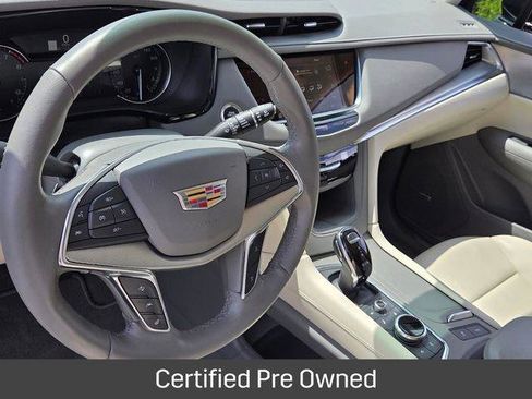 Certified 2022 Cadillac XT5 Premium Luxury image 15
