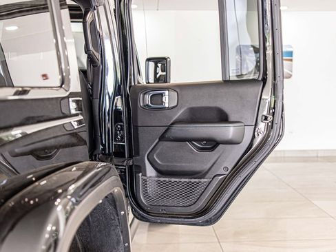 Used 2021 Jeep Wrangler Unlimited Rubicon 4xe w/ Steel Bumper Group AWD/4WD image 39