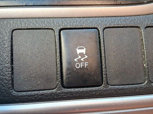 Used 2013 Toyota Camry LE image 22