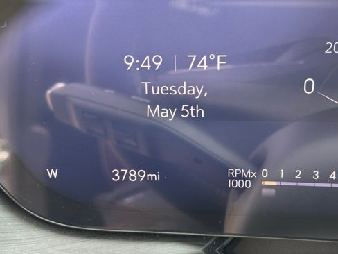 Used 2025 Buick Envision Sport Touring AWD/4WD image 2