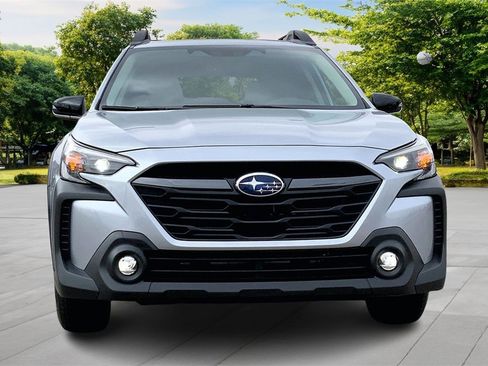 Certified 2025 Subaru Outback Premium image 2