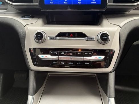 Certified 2023 Ford Explorer XLT w/ Equipment Group 202A AWD/4WD image 21