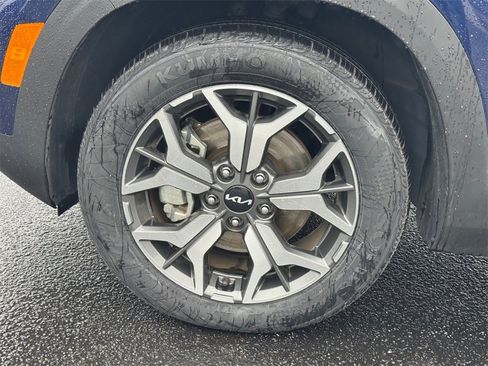 Certified 2023 Kia Seltos EX image 9