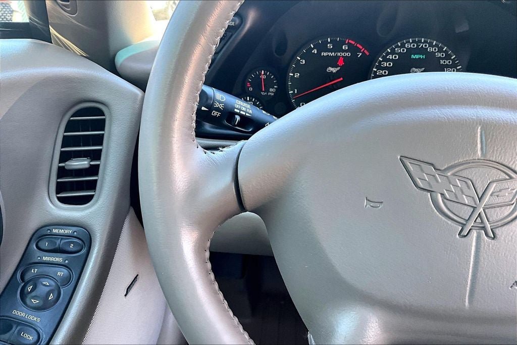 Used 2003 Chevrolet Corvette Convertible w/ Preferred Equipment Group1 RWD image 19
