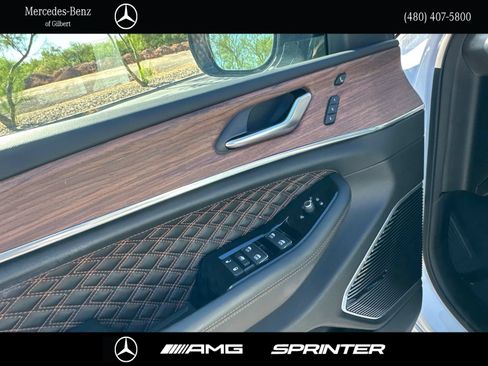 Used 2023 Jeep Grand Cherokee Summit w/ Advanced Protech Group IV AWD/4WD image 13