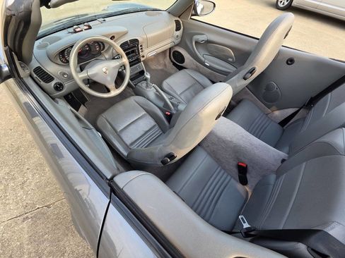 Used 2004 Porsche 911 Carrera image 6