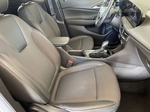 Used 2025 Buick Encore GX Preferred image 34