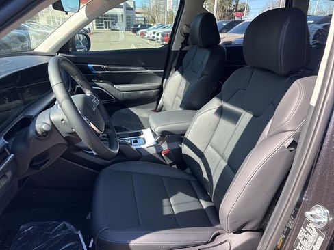 New 2025 Kia Telluride LX image 8