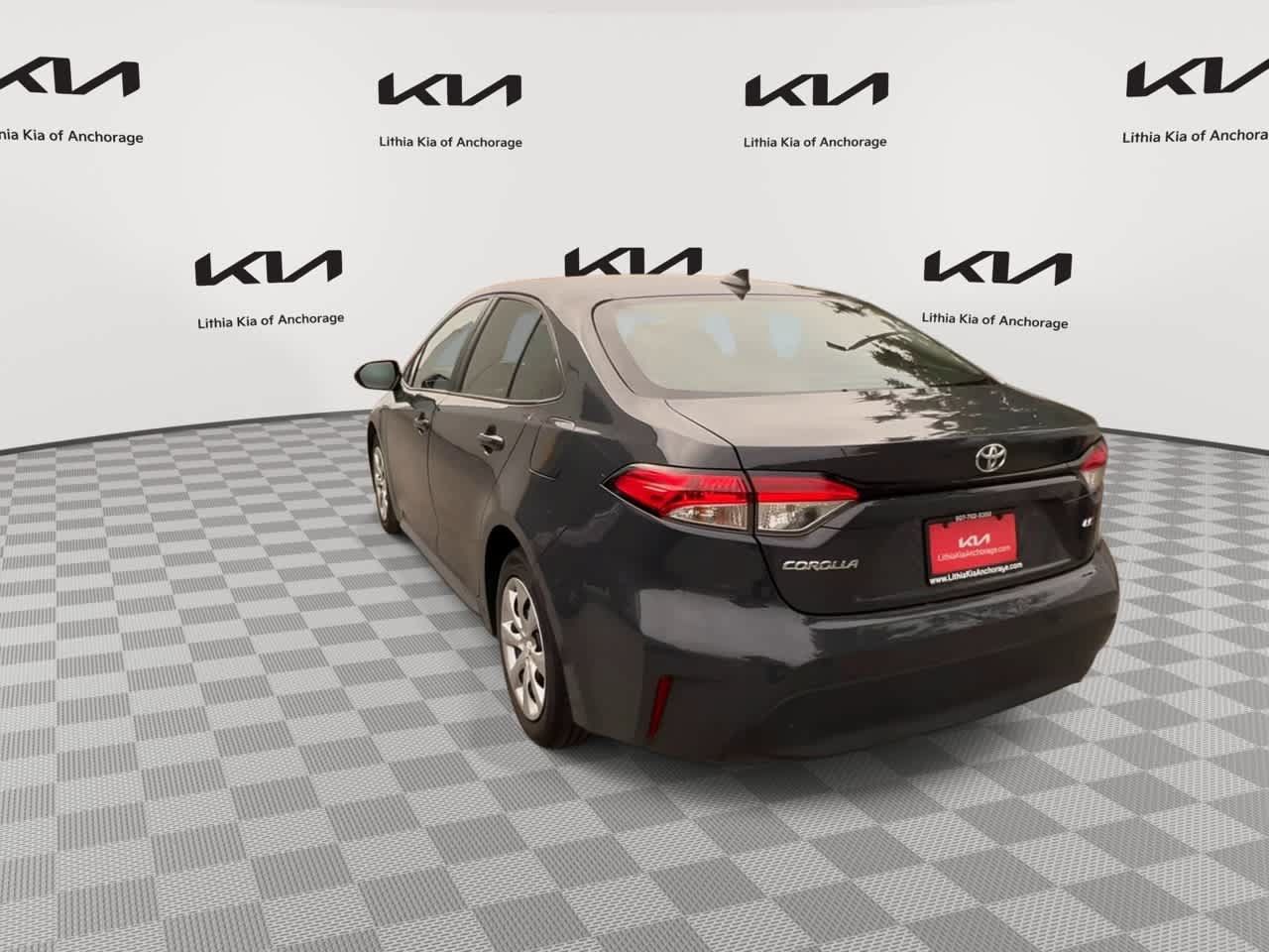 Used 2025 Toyota Corolla LE FWD image 6