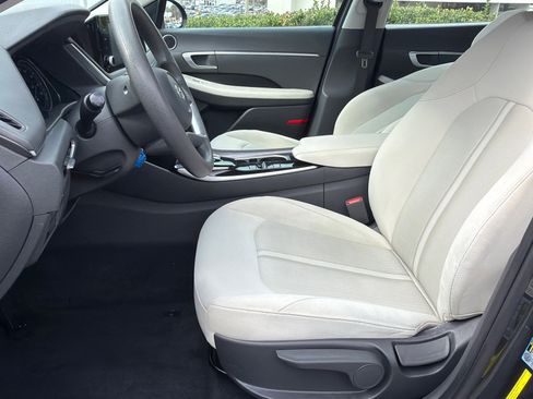 Used 2022 Hyundai Sonata SE image 9