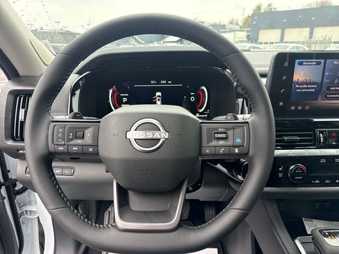 New 2026 Nissan Pathfinder Platinum FWD image 14