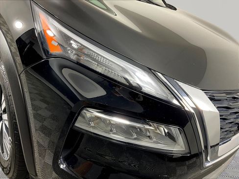 Certified 2023 Nissan Rogue SV FWD image 30