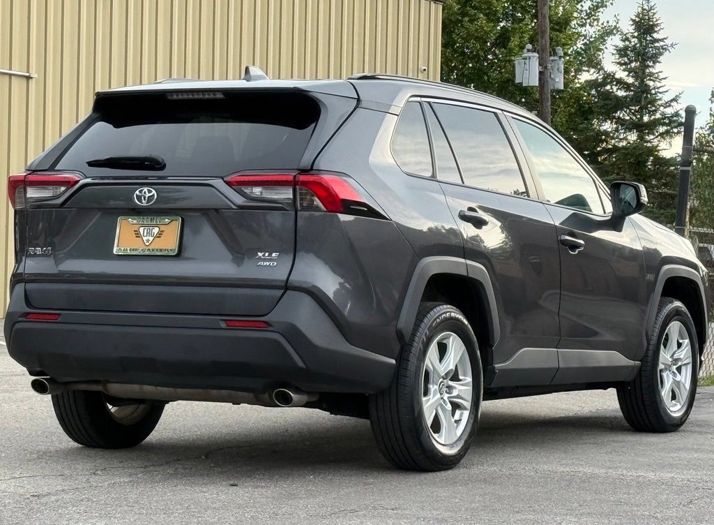 Used 2019 Toyota RAV4 XLE w/ Convenience Package AWD/4WD image 5
