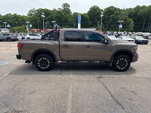 Used 2021 Nissan Titan PRO-4X w/ Pro-4x Convenience Package AWD/4WD image 5