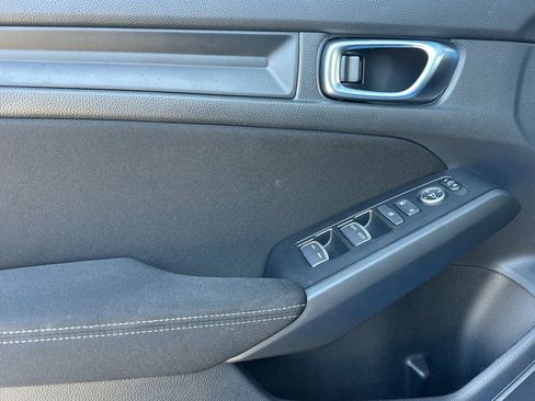 Used 2025 Honda Civic Sport image 11