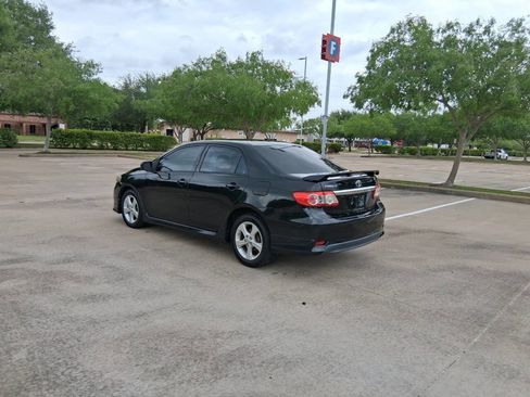 Used 2013 Toyota Corolla S image 4