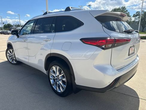 Used 2023 Toyota Highlander Limited AWD/4WD image 5