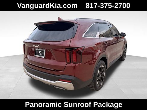 Used 2024 Kia Sorento S w/ Panoramic Sunroof Package image 4