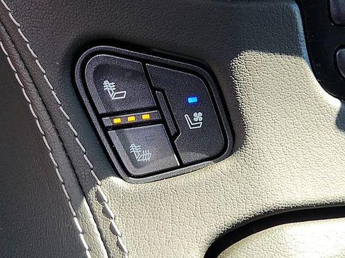 Certified 2020 Chevrolet Tahoe Premier AWD/4WD image 24