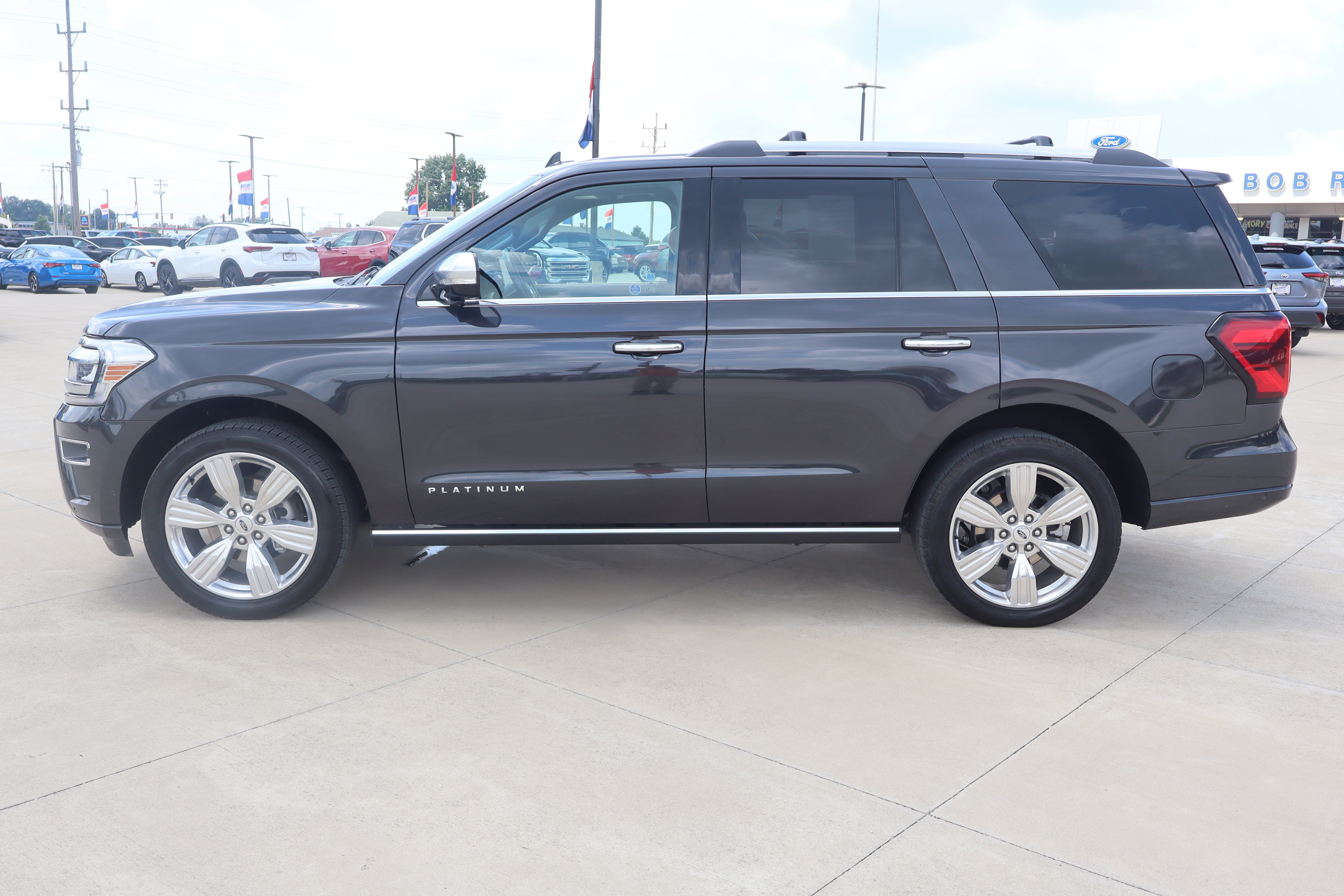 Used 2024 Ford Expedition Platinum AWD/4WD image 9