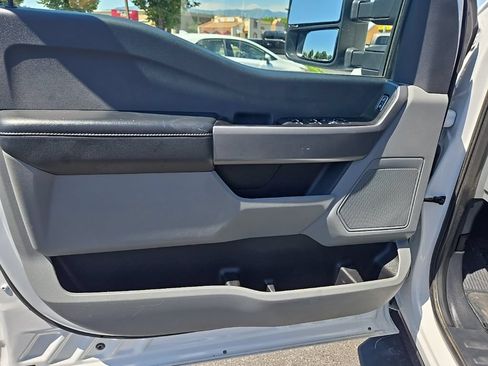 Used 2024 Ford F250 XLT AWD/4WD image 9