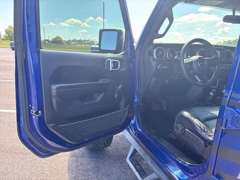 Used 2020 Jeep Wrangler Unlimited Sport AWD/4WD image 3
