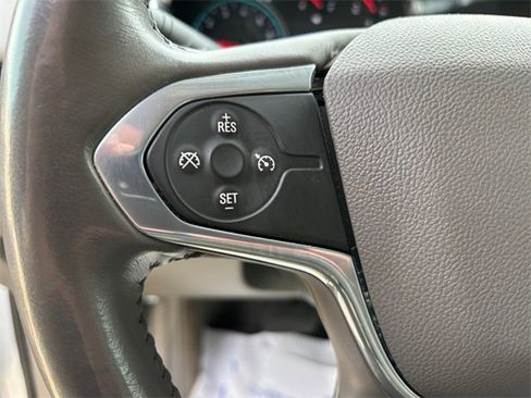 Used 2020 Chevrolet Traverse LT image 18