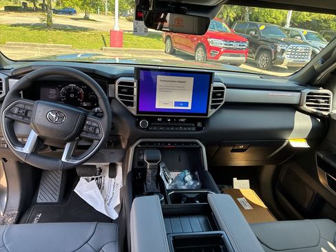 New 2026 Toyota Tundra Limited AWD/4WD image 17