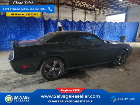 Used 2013 Dodge Challenger SXT RWD image 4