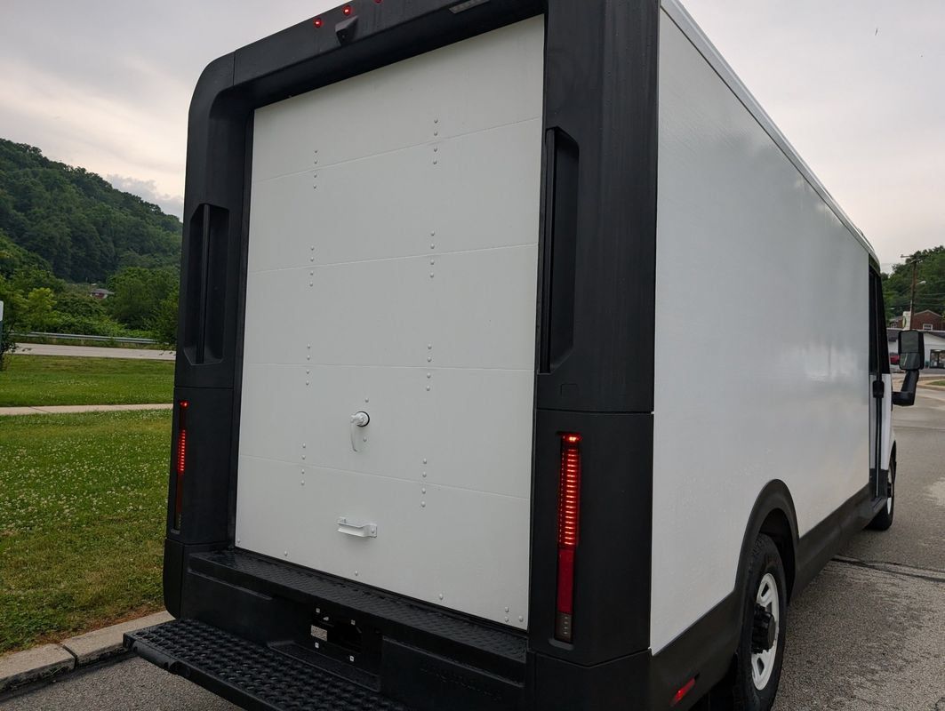Used 2024 Chevrolet Brightdrop 600 w/ Commercial Equipment Package AWD/4WD image 34