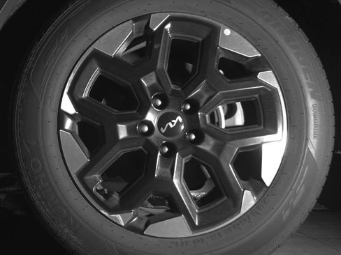 Used 2024 Kia Sorento S FWD image 14