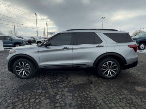 Used 2020 Ford Explorer ST w/ Premium Technology Package image 5