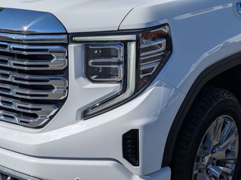 Used 2023 GMC Sierra 1500 Denali AWD/4WD image 10
