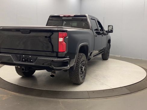 Used 2024 Chevrolet Silverado 2500 High Country w/ High Country Premium Package AWD/4WD image 3