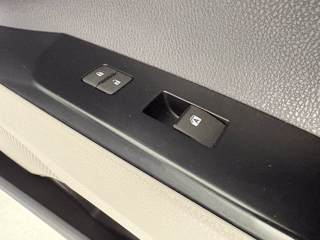 Used 2020 Toyota Camry LE w/ Carpet Mat Package FWD image 13