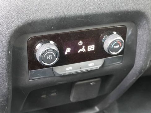 Used 2024 Chevrolet Traverse LT FWD image 20
