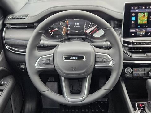 New 2026 Jeep Compass Latitude image 20