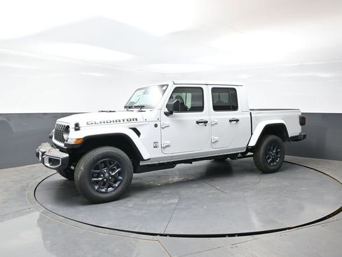 New 2026 Jeep Gladiator Sport AWD/4WD image 7
