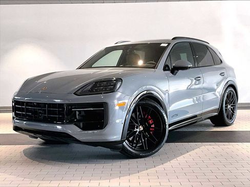 Used 2025 Porsche Cayenne GTS image 1