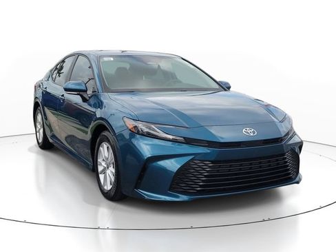 Used 2025 Toyota Camry LE FWD image 2