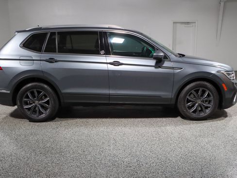 Used 2023 Volkswagen Tiguan SE FWD image 6