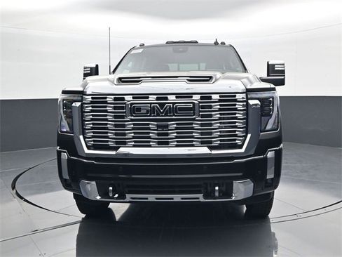 New 2026 GMC Sierra 3500 Denali w/ Denali Reserve Package image 2